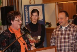2012 Bürgerhaus Gieleroth: Freunde der Kinderkrebshilfe Gieleroth überreicht 261.844,44 Euro Spendengelder