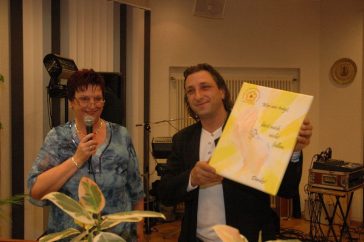 Scheckübergabe 2011 im Bürgerhaus Gieleroth - Freunde der Kinderkrebshilfe Gieleroth e.V.