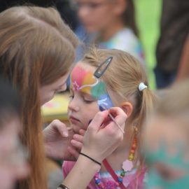 Sommerfest 2015 in Berod unter dem Motto: Die Welt ist bund - Freunde der Kinderkrebshilfe Gieleroth e.V.